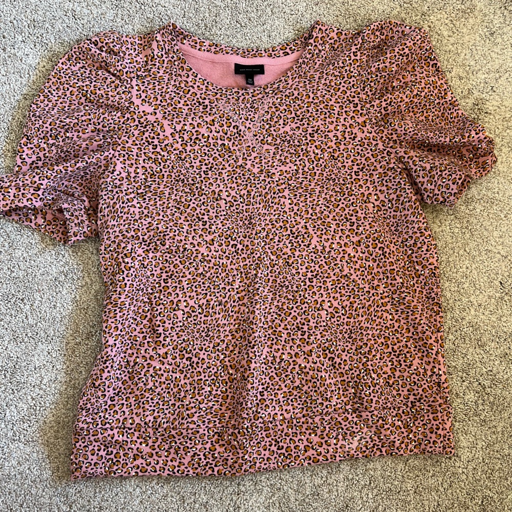 Who What Wear Pink Leopard Print Scoop neck Short Sleeve Top Medium